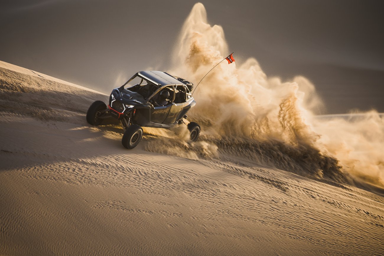 WebLarge_JPG-2025-orv-rzr-pro-r-4-ultimate-blackcrystalshadowbronze-image-riding-5486