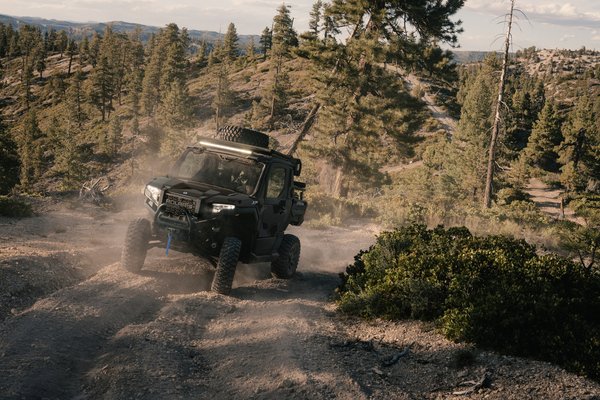 WebMedium_JPG-2026-orv-xped-xp-northstar-super-graphite-image-driving-0707